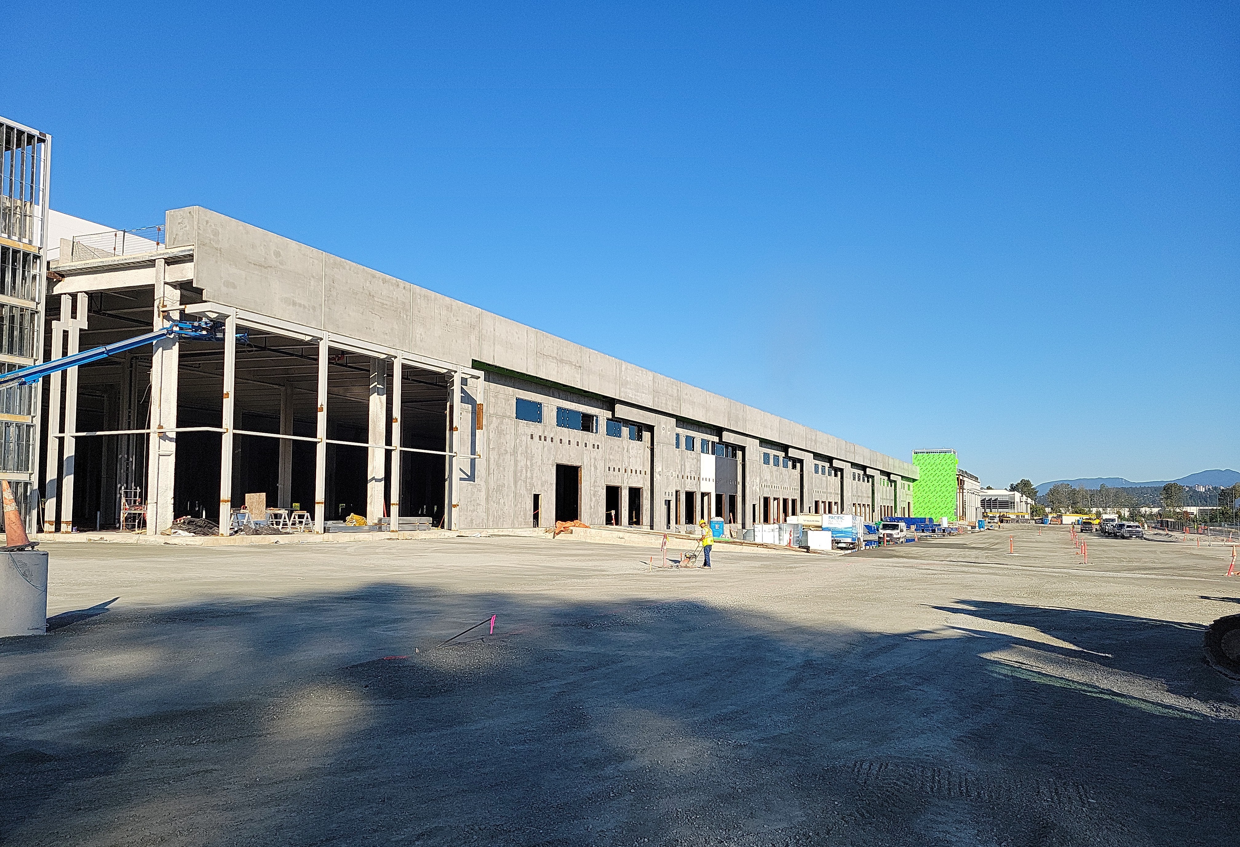 Riverbend Multi-Storey Warehouse